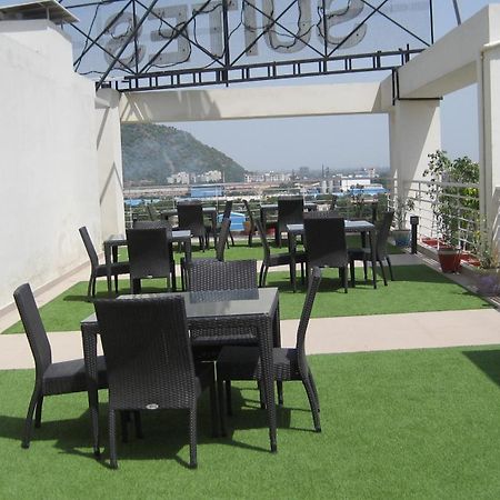 Starlit Suites Neemrana Buitenkant foto