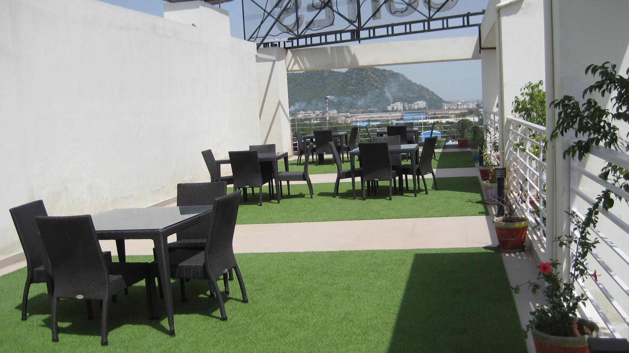 Starlit Suites Neemrana Buitenkant foto