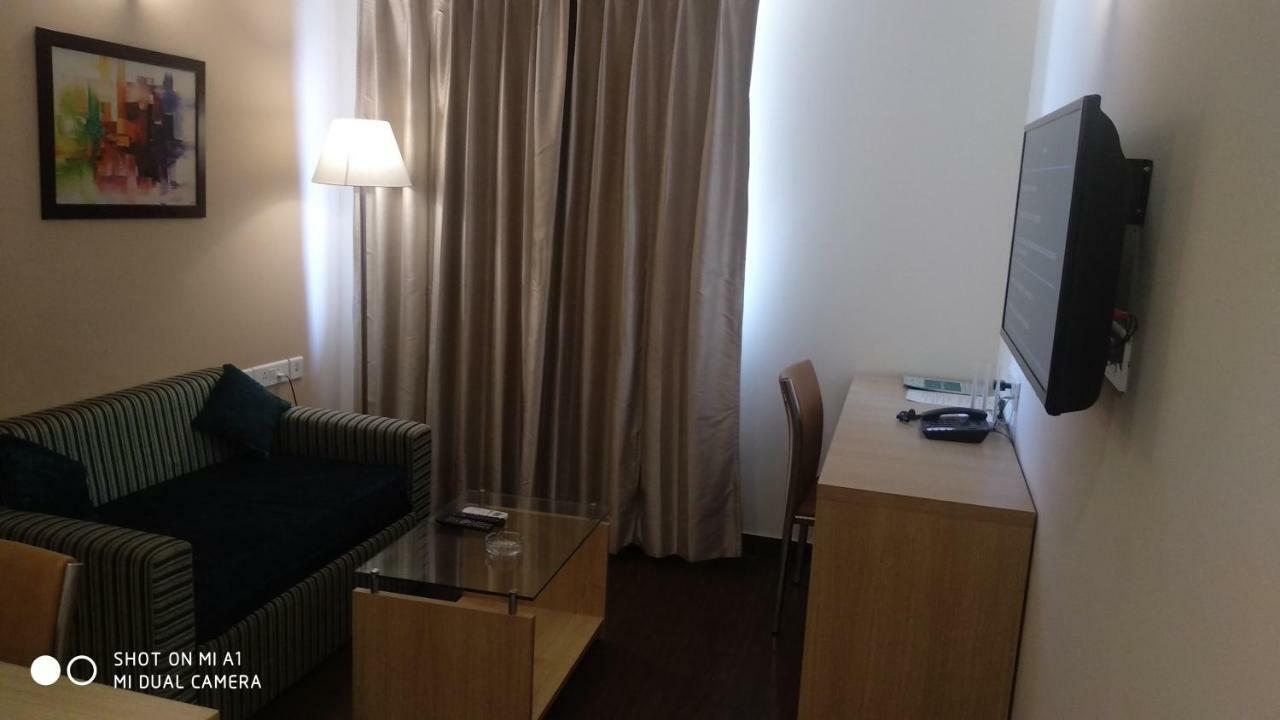 Starlit Suites Neemrana Buitenkant foto