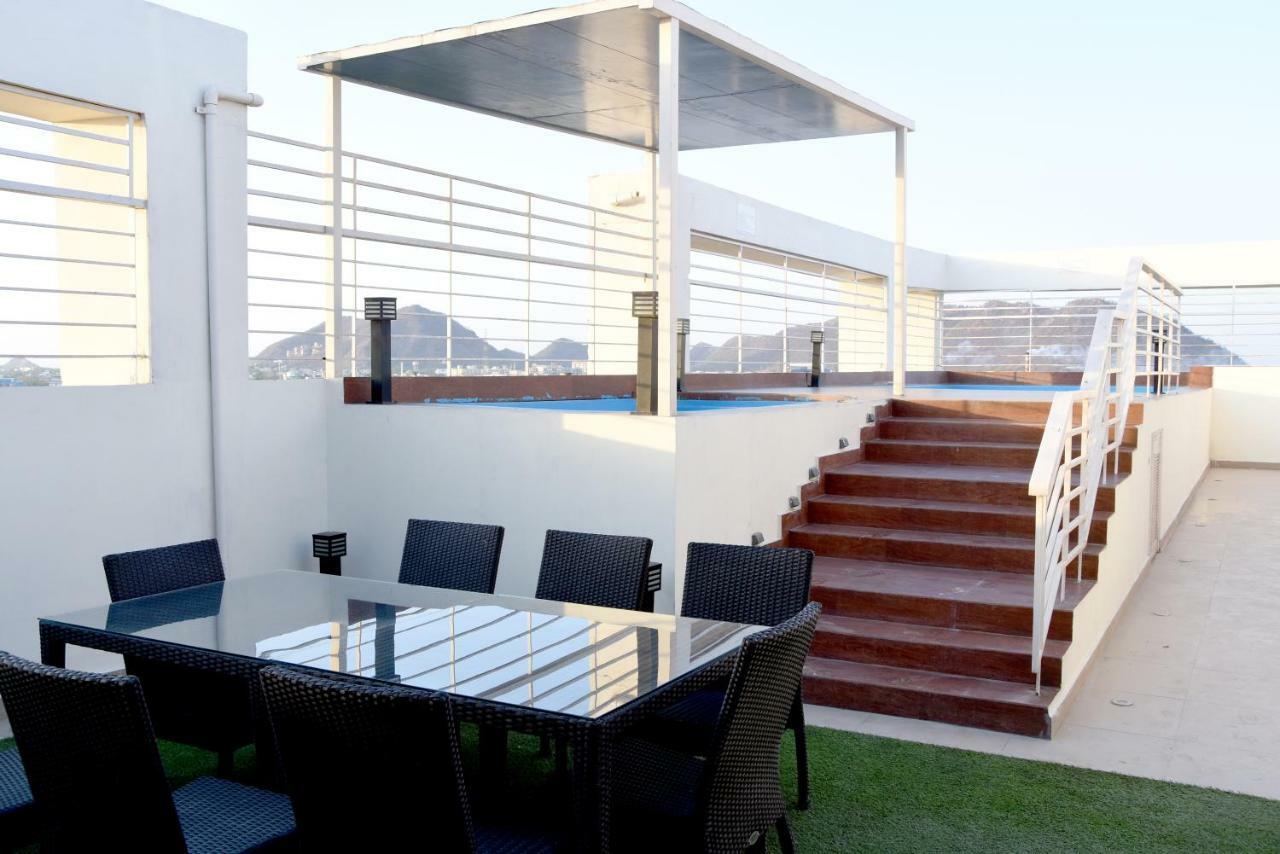 Starlit Suites Neemrana Buitenkant foto
