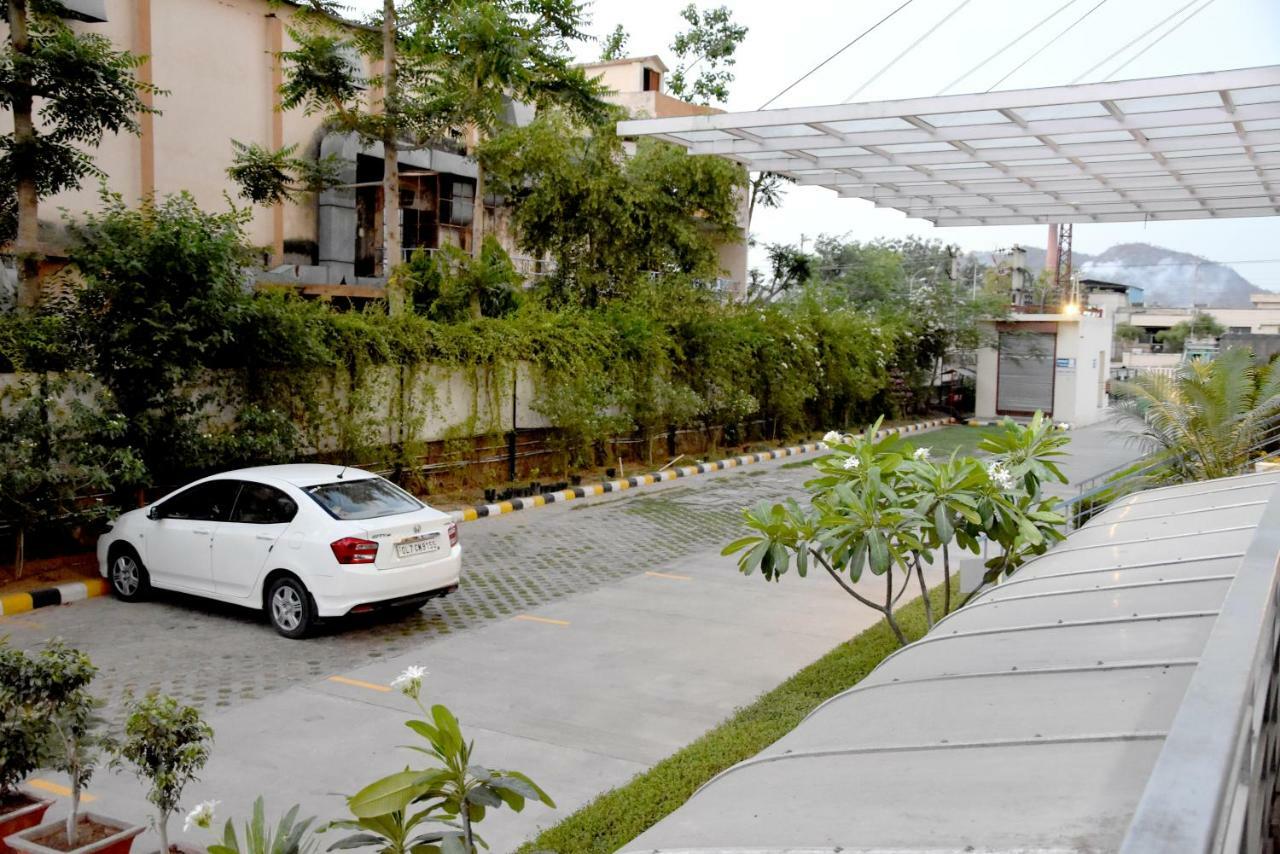 Starlit Suites Neemrana Buitenkant foto