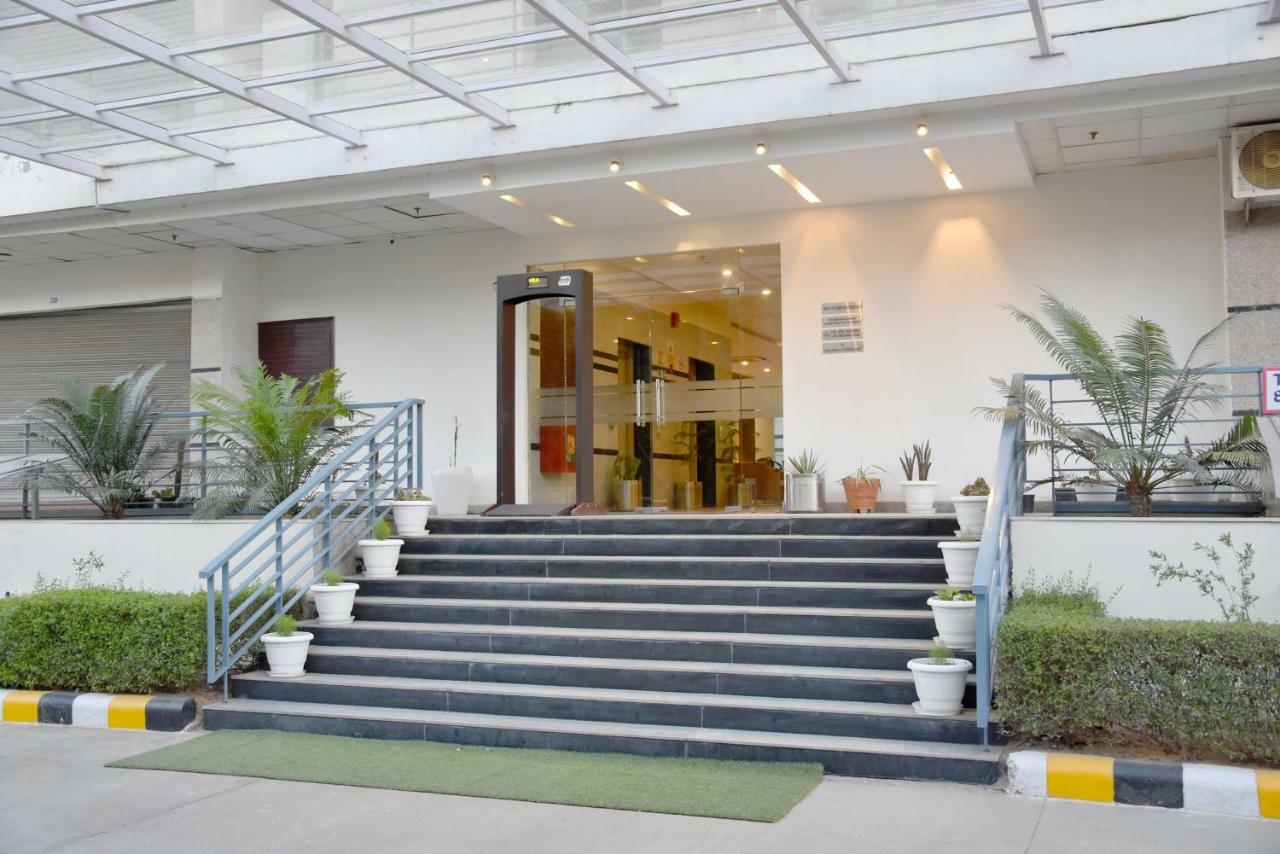 Starlit Suites Neemrana Buitenkant foto
